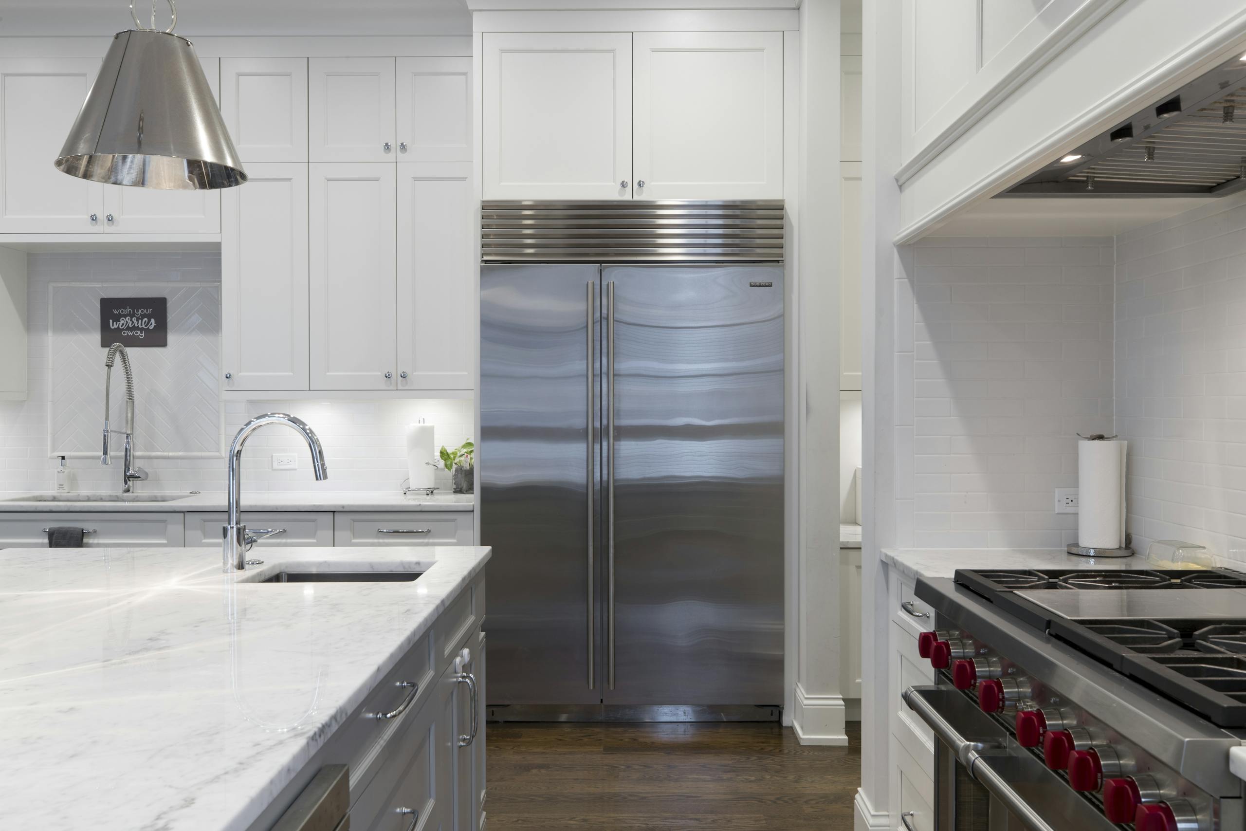 A sleek modern kitchen remodel in Camarillo